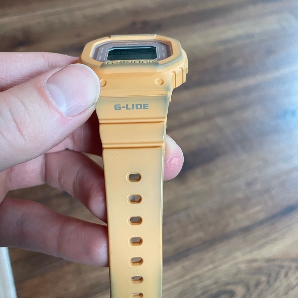 Casio G-Shock 5600 series - Picture 3 of 5